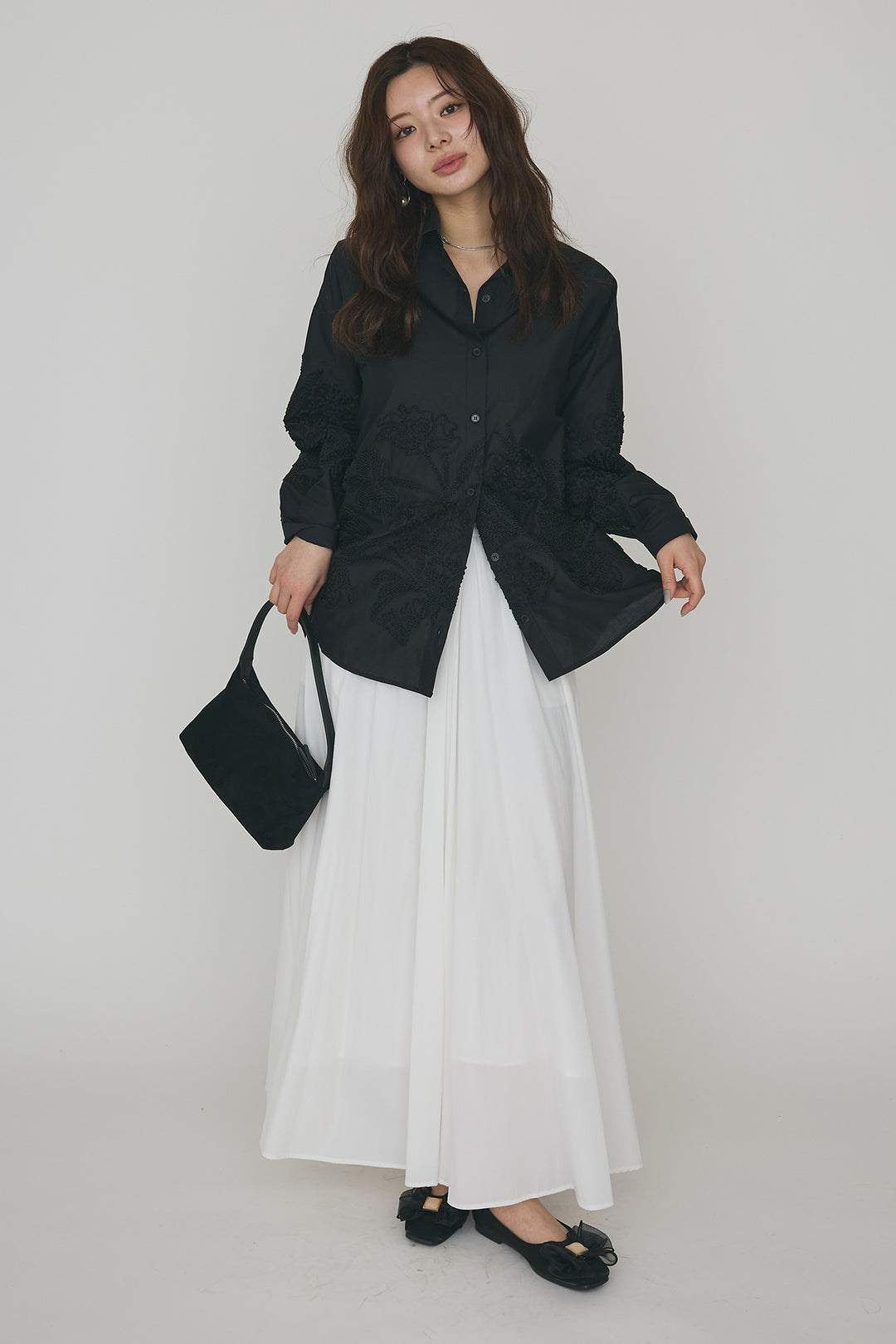 [予約/SET]フラワー刺繍モチーフオーバーシャツ+ギャザーフレア綿タッチスカート(2set)