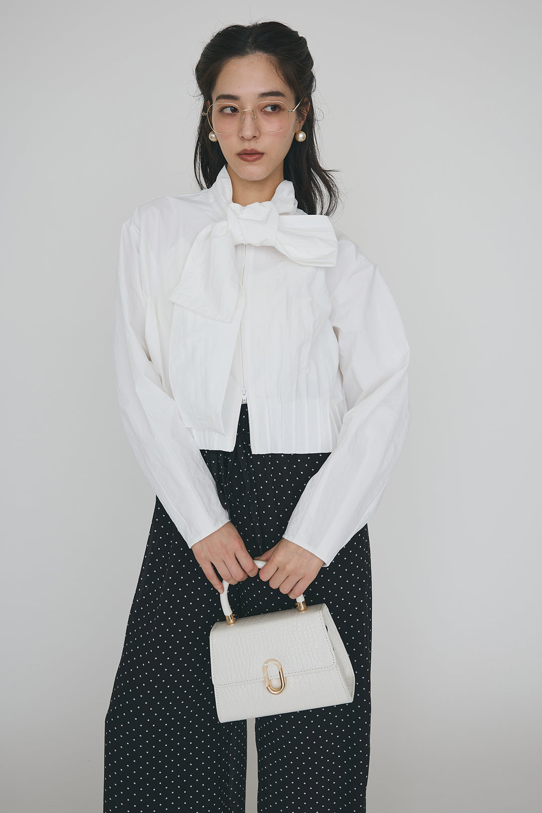 [予約/SET]フロントファスナーヘムタックボウタイブラウス+シアードットリラックスパンツ(2set)