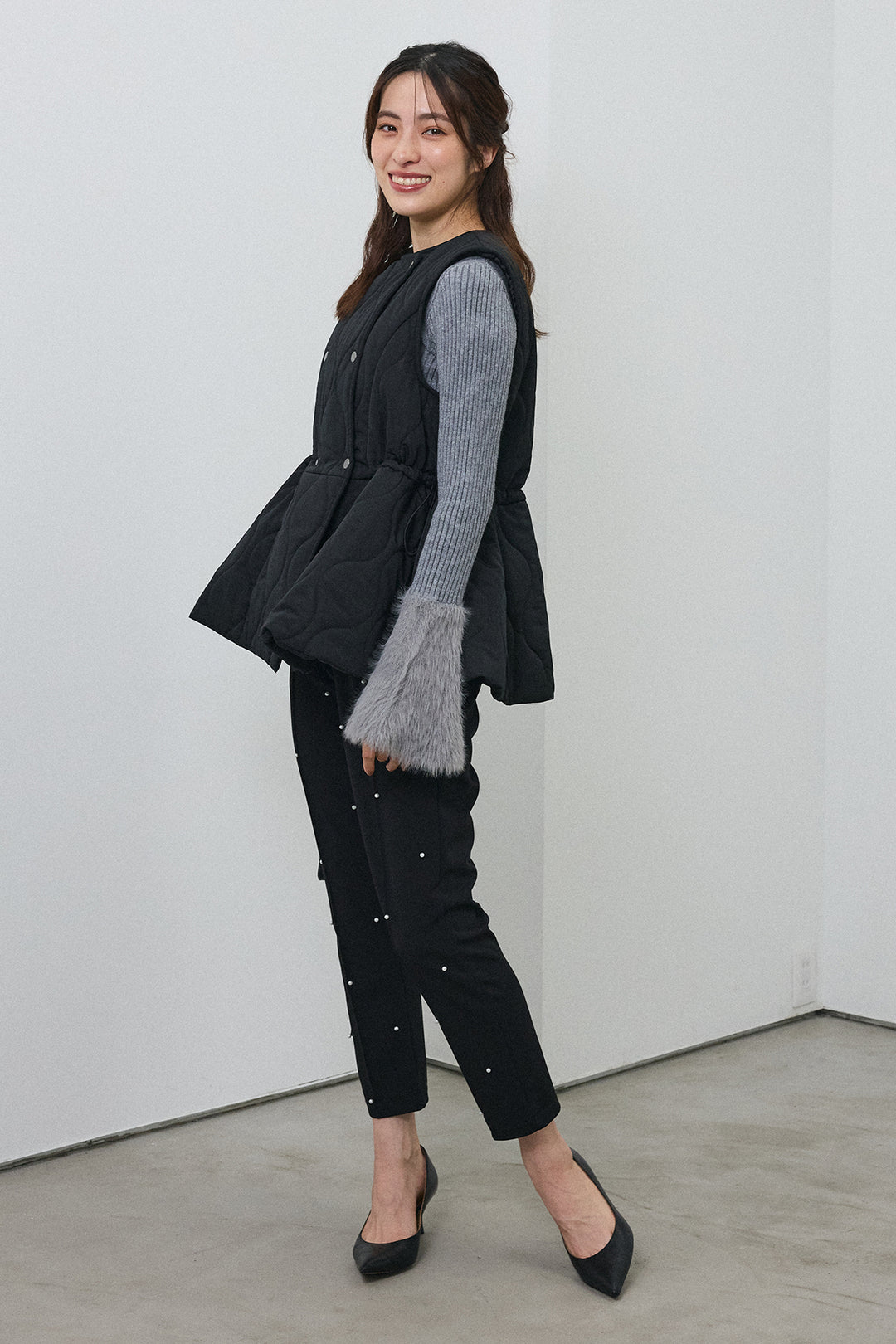 [予約/SET]フェザー切替スリーブフレアニット+キルティングフレアシルエットベスト+センターシームランダムパールパンツ(3set)