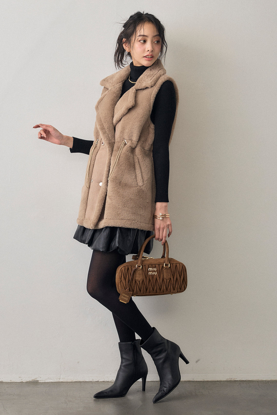 [予約/SET]ベーシックリブタートルニット+テディボアウエストドロストベスト+フェイクレザーティアードバルーンミニスカート(3set)