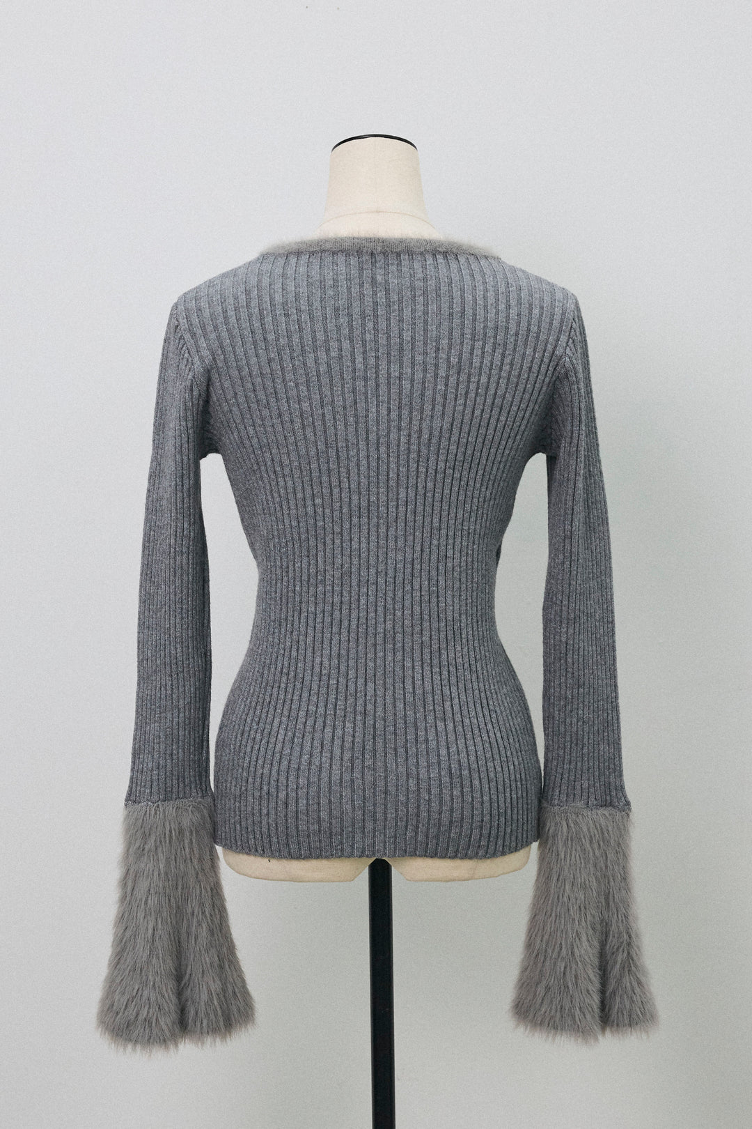 [予約]フェザー切替スリーブフレアニット