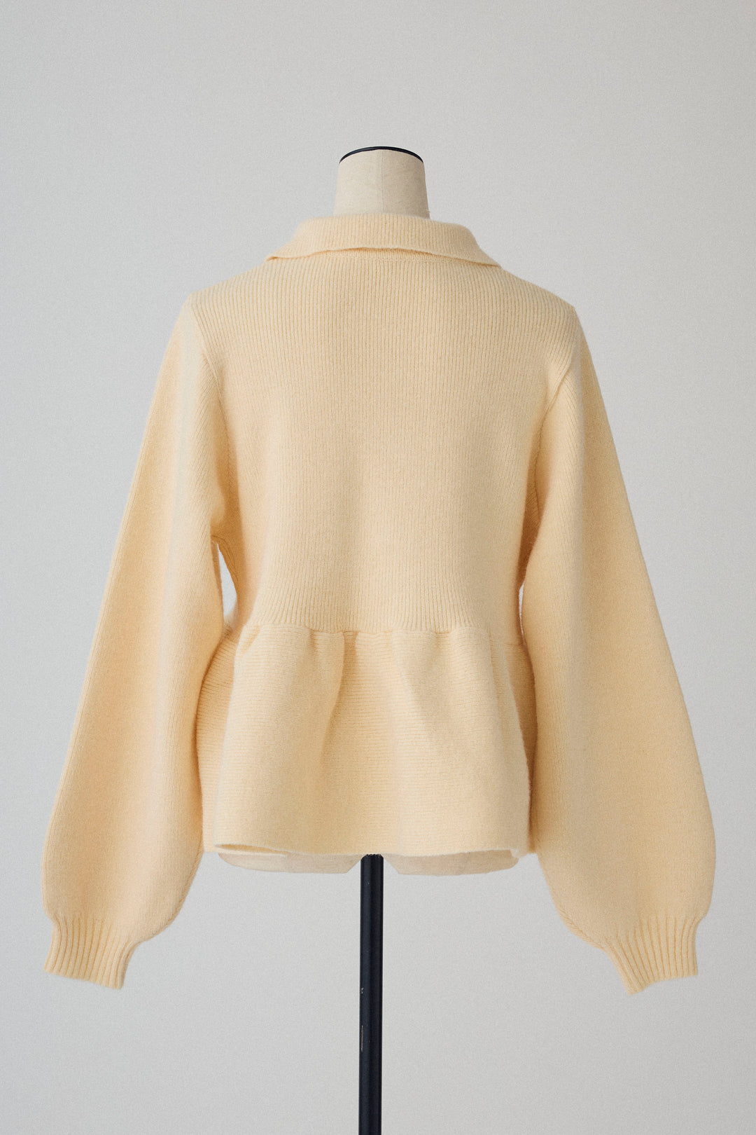 [予約]ポロ襟ペプラムニットプルオーバー