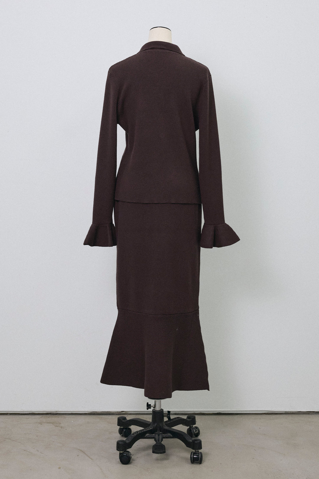 [予約]フロントラッフルデザインニットセットアップ