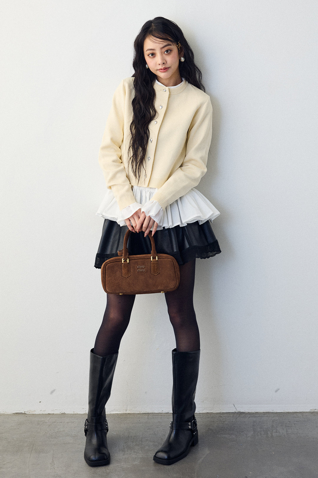 [予約/SET]フリルヘムスリーブブラウス+メタルボタンベーシックカーデ+レザーライクフレアショートパンツ(3set)