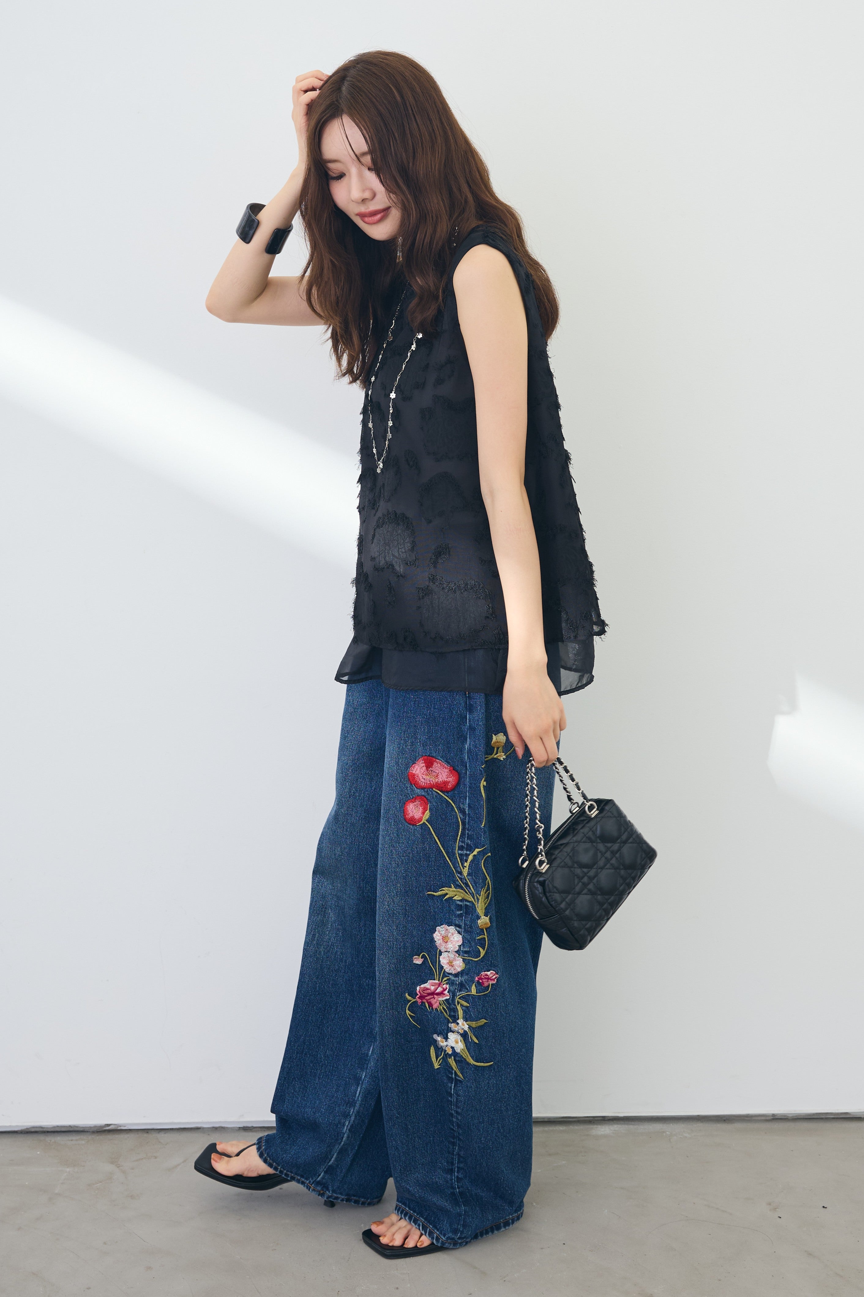 予約]フラワーモチーフエンブロイダリーバルーンシルエットデニム – Frene
