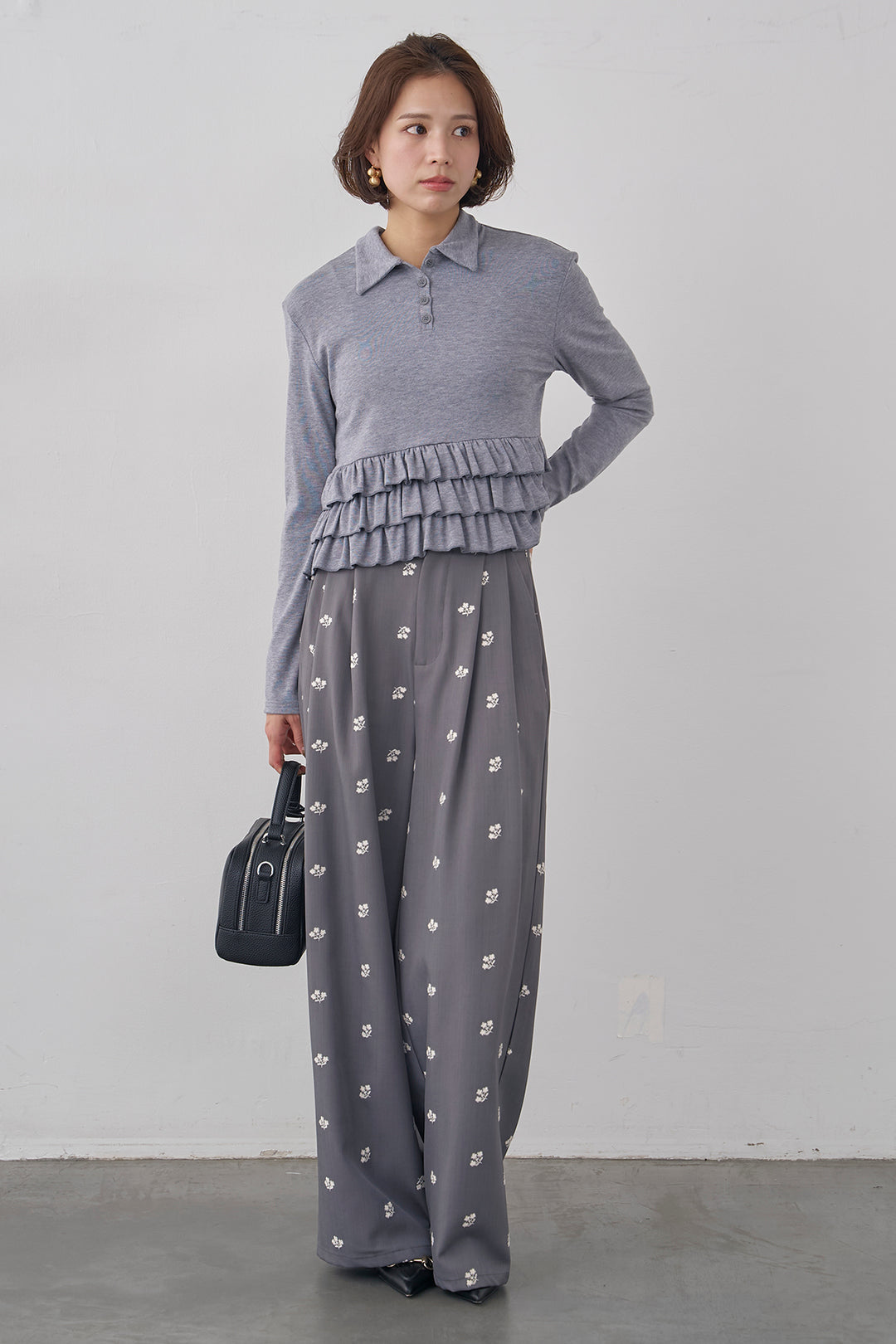 [予約/SET]フリルヘムポロカラープルオーバー+フラワー刺繍ツイルストレートパンツ(2set)