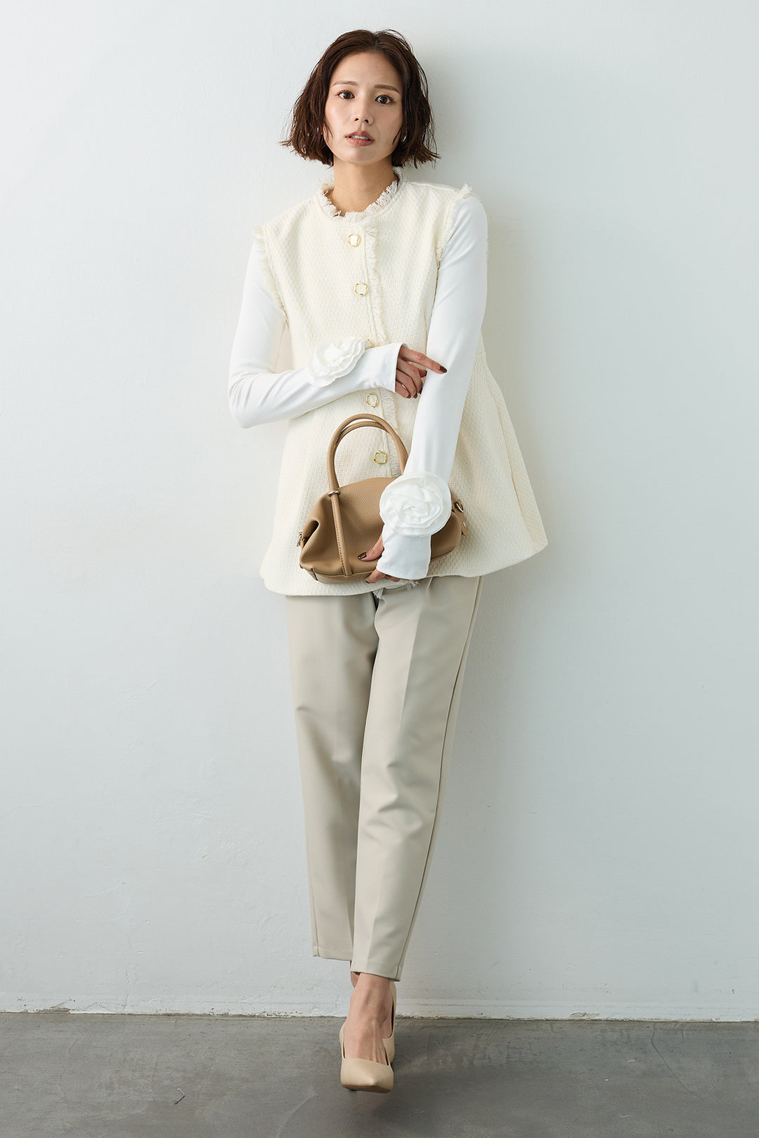 [予約/SET]フラワーモチーフポイントカットトップス+ツイードペプラム美フォルムジレ(2set)