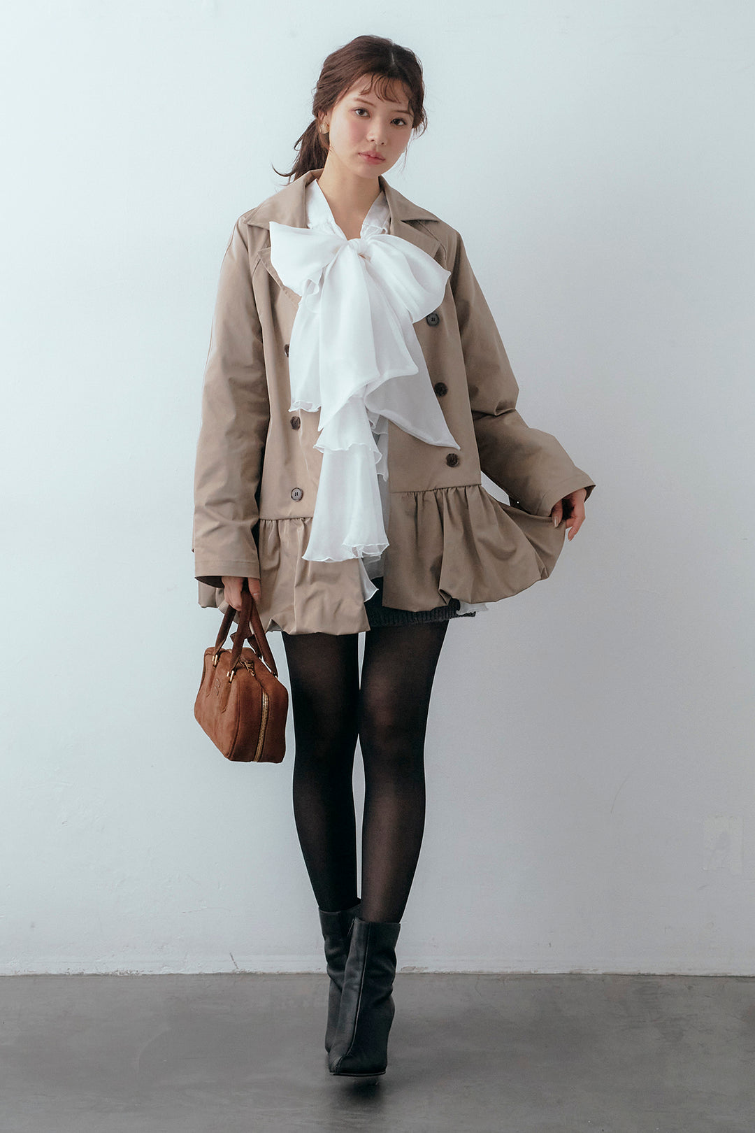 [予約/SET]フロントBIGリボンティアードエアリーチュニック+バルーンヘムミディ丈トレンチコート+メランジニットショートパンツ(3set)