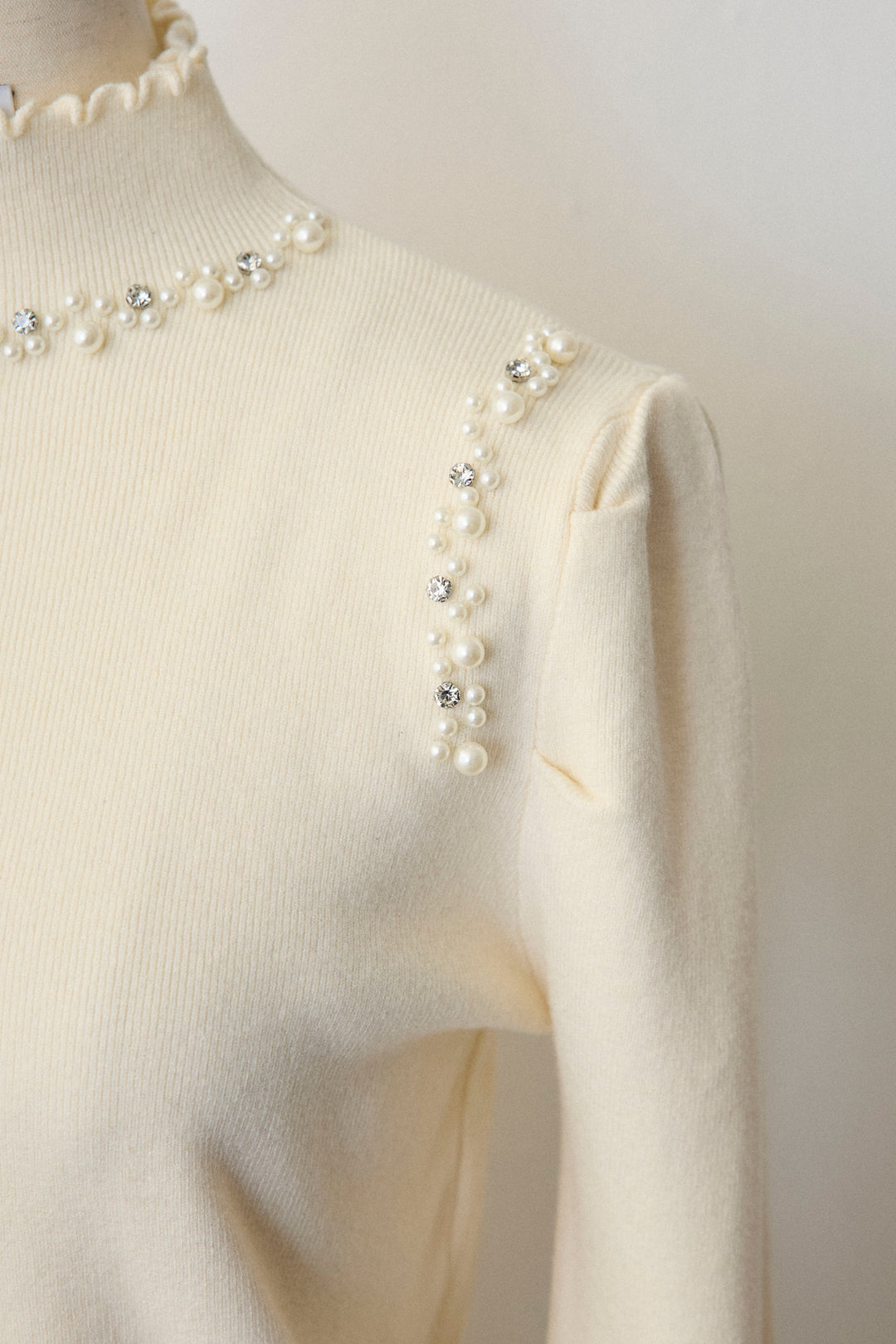 [予約]ネックショルダーパールポイントニット