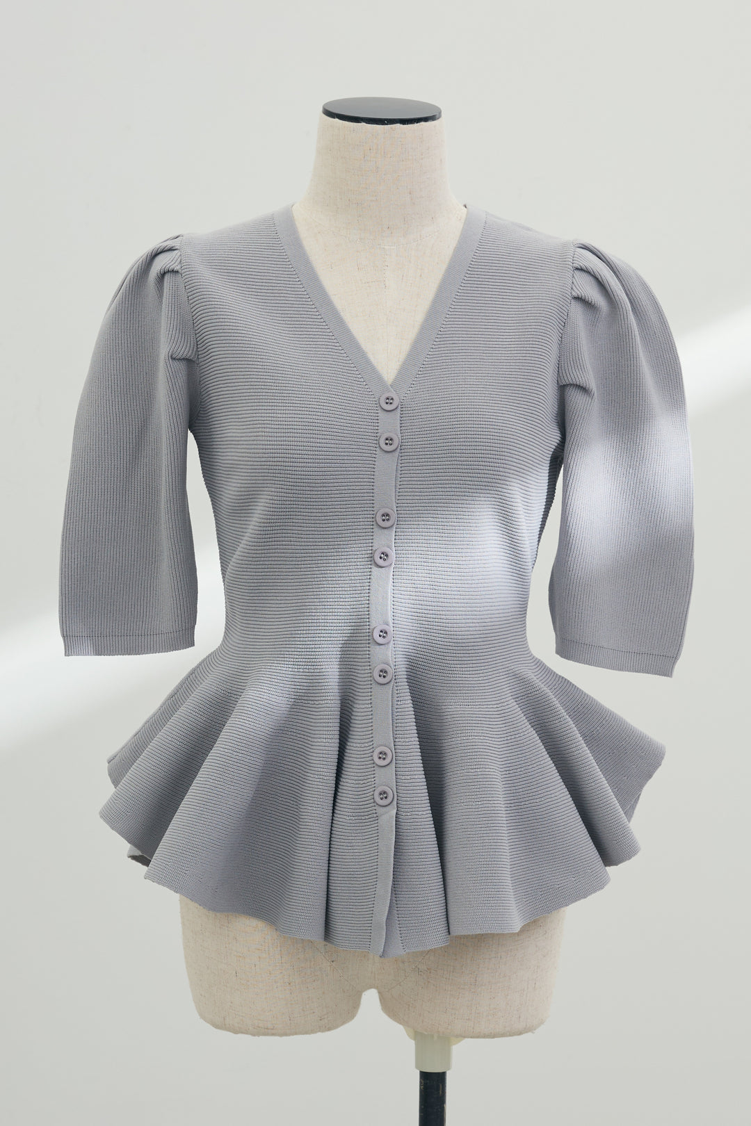 [予約]美ラインペプラムハーフスリーブニット