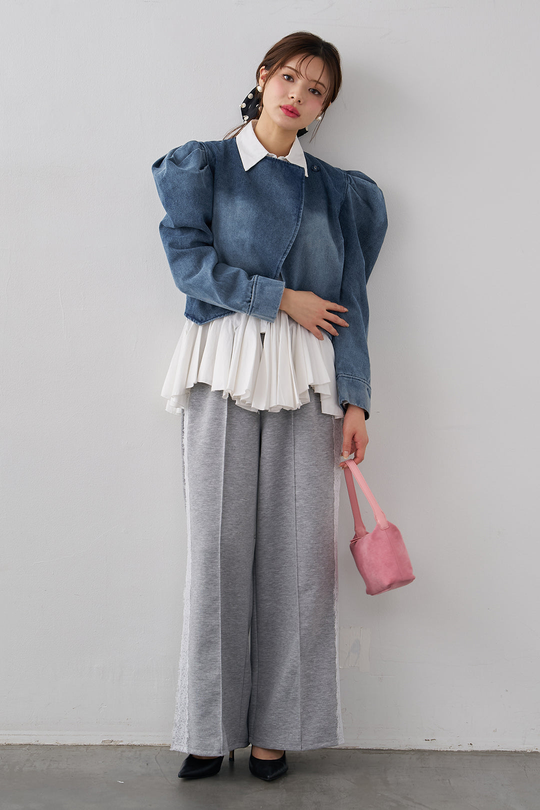 [予約/SET]パネルフレアヘムシャツ+パフスリーブショートデニムジャケット+サイドレースWフェイスカットソーパンツ(3set)