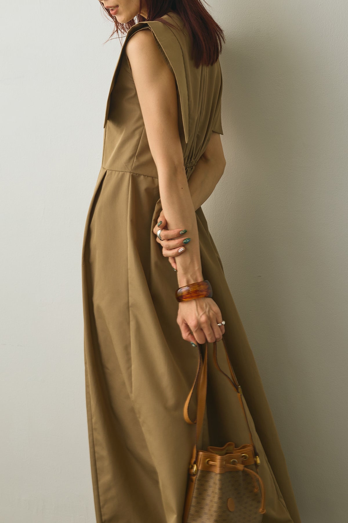 予約]ブロードスクエアスリーブフレアワンピース – Frene