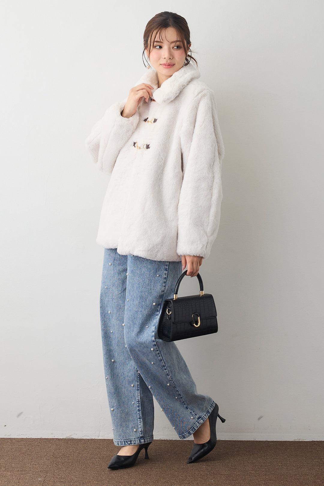 [予約/SET]ビット付きフェイクファーコート+パールスタッズストレートハイウエストデニム(2set)