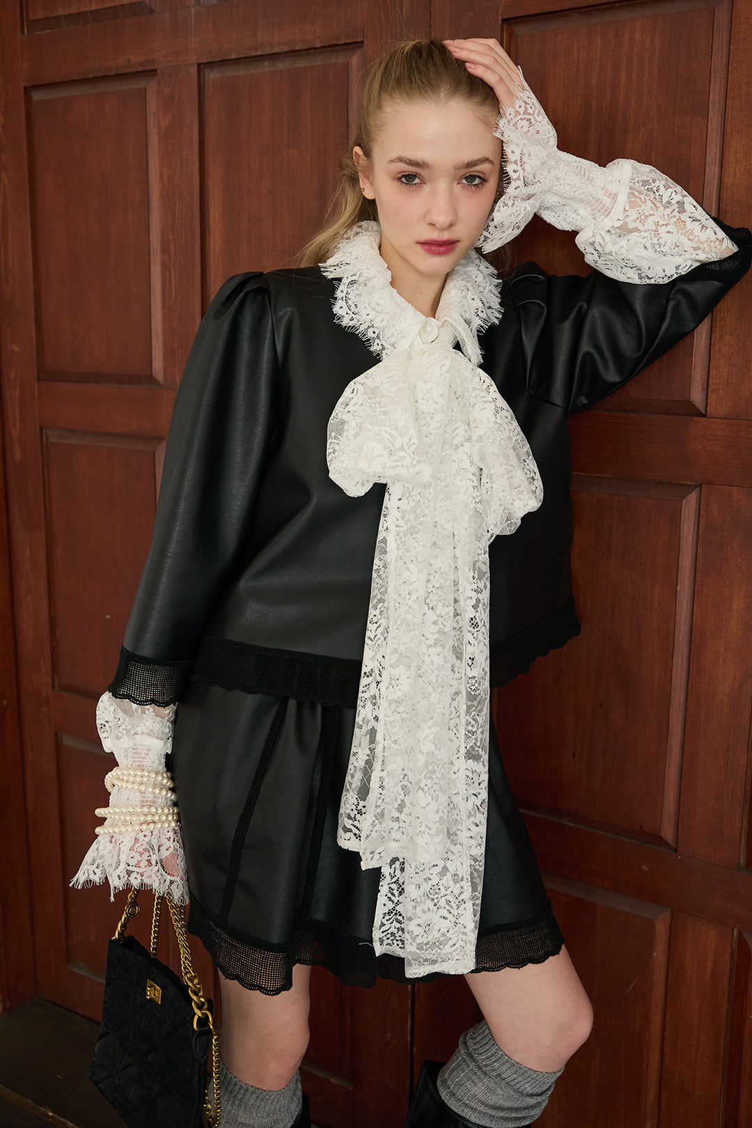 [予約/SET]クラシカルレースボウタイブラウス+フェイクレザーパフスリーブジャケット+レザーライクフレアショートパンツ(3set)