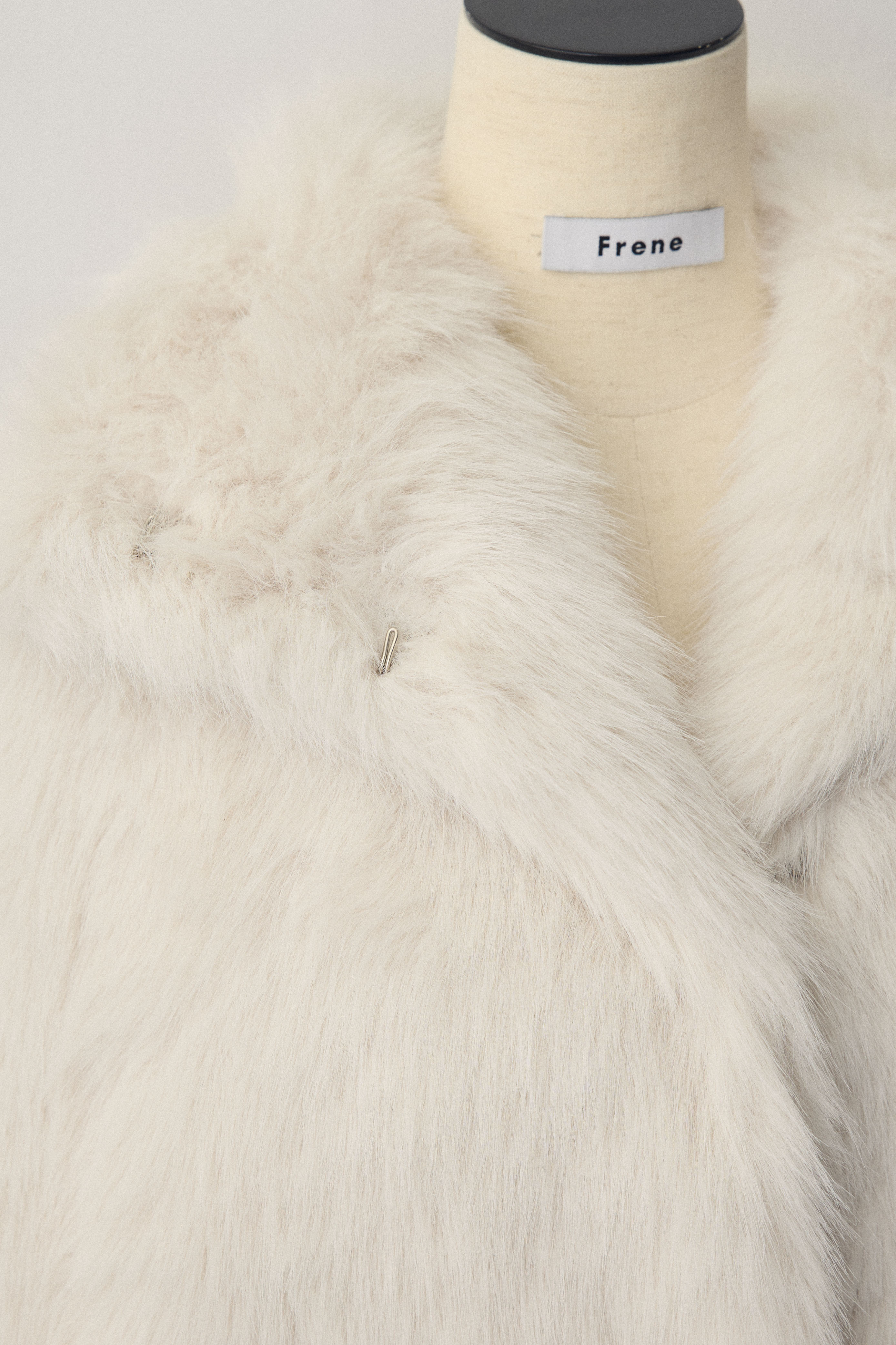 予約]ニュアンスカラーファーコート – Frene