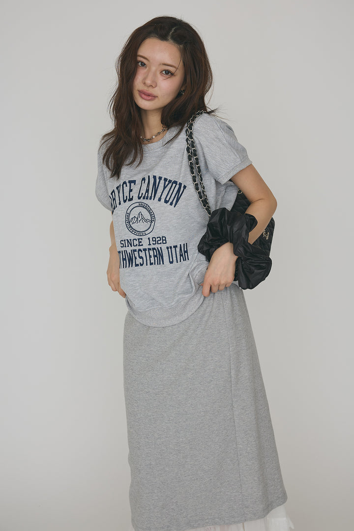 [予約/SET]ロゴ刺繍デザインリブカットT+フリルヘムスウェットスリットスカート(2set)