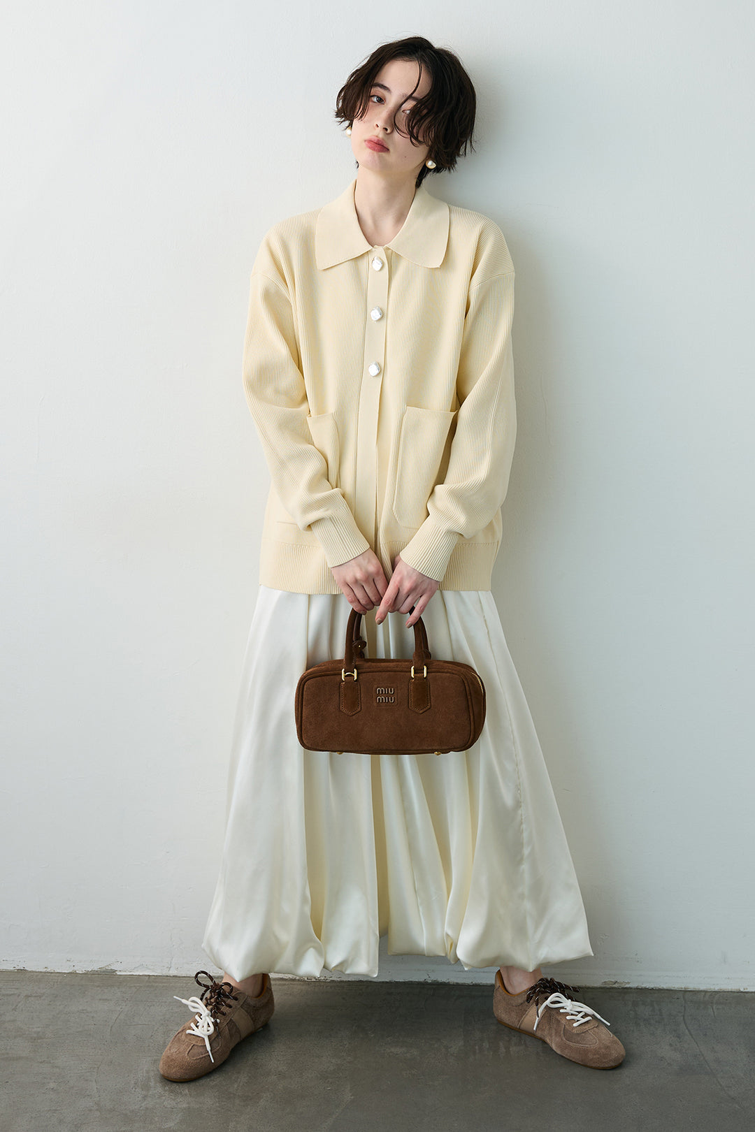 [予約/SET]メタルボタン襟付きニットカーディガン+サテンシャイニーバルーンスカート(2set)