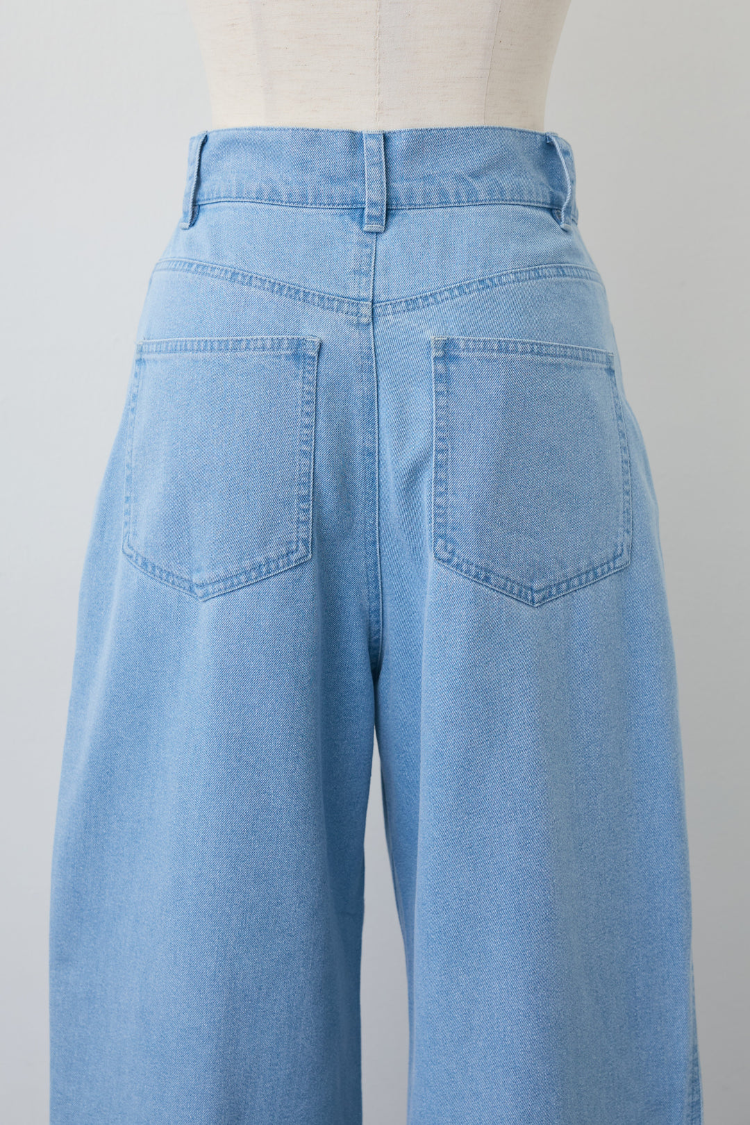 [予約]【接触冷感】ヘムレースデニムパンツ