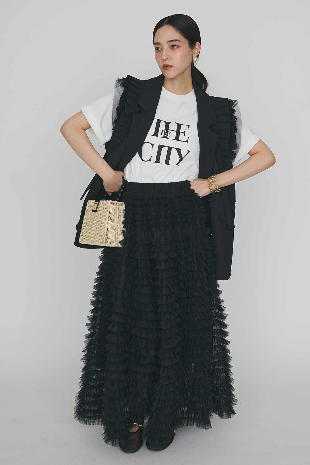 [予約/SET]ThecityロゴTシャツ+フリルショルダーテーラーマニッシュベスト+ホイップチュールティアードスカート(3set)