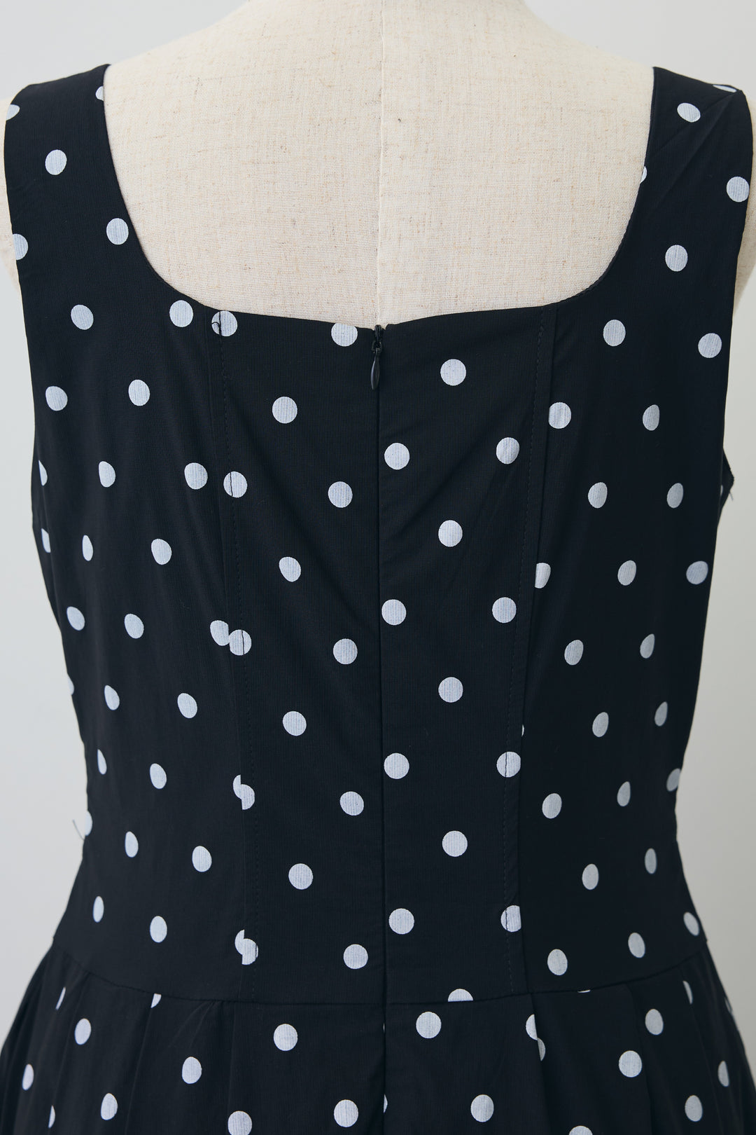 [予約]ドットレトロシルエットワンピース