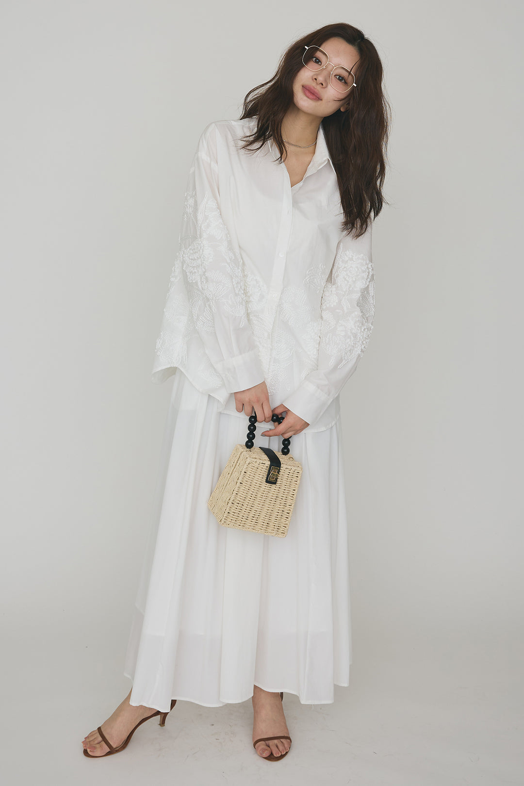 [予約/SET]フラワー刺繍モチーフオーバーシャツ+ギャザーフレア綿タッチスカート(2set)