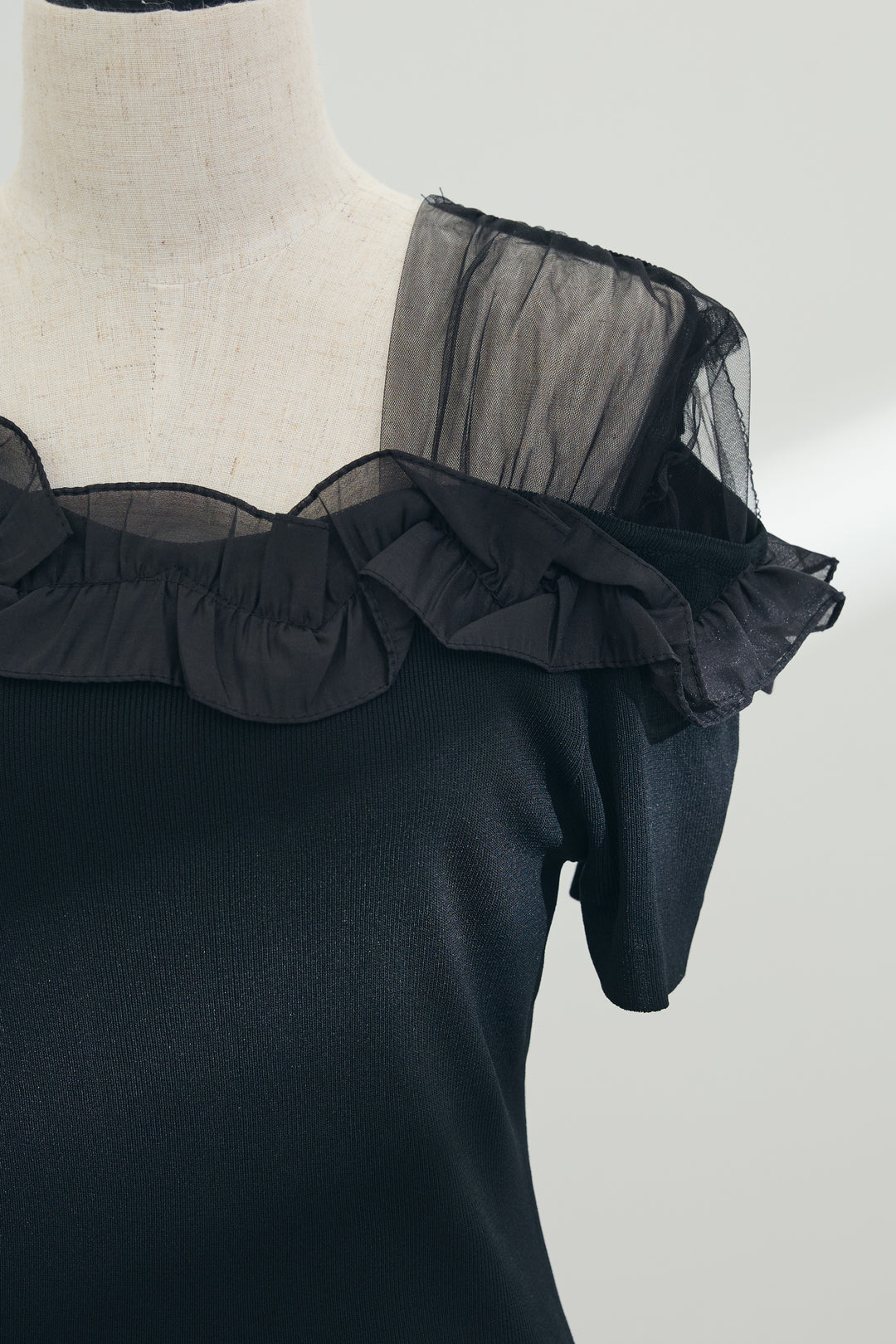 [予約]シースルー×フリルドッキングトップス