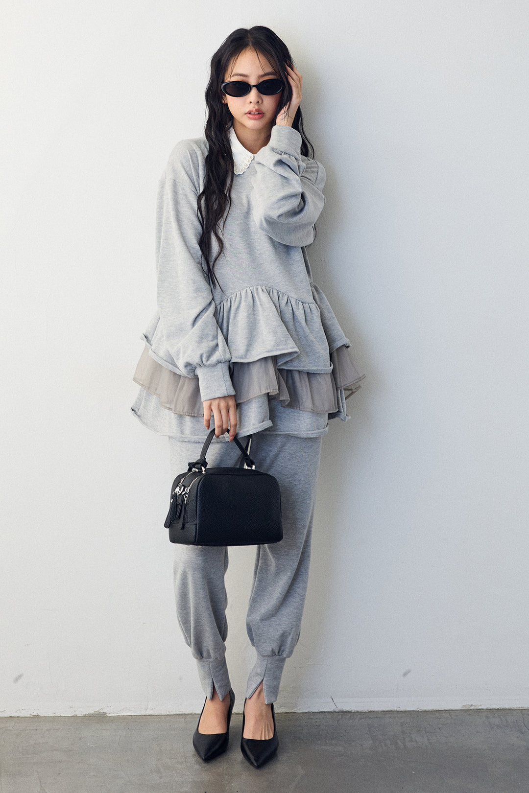 [予約/SET]2連パール付け襟+異素材ミックスフリルティアードスウェットPO+ライトスウェット美ラインジョガーパンツ(3set)