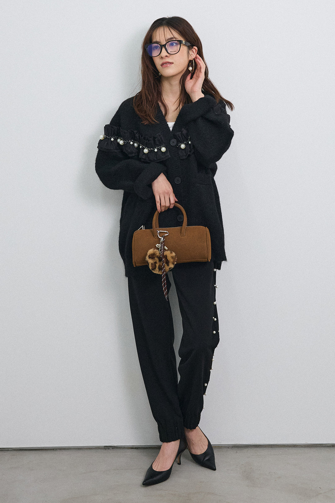 [予約/SET]フリルパールドッキングニットコーディガン+サイドパール裾タックジョガーパンツ(2set)