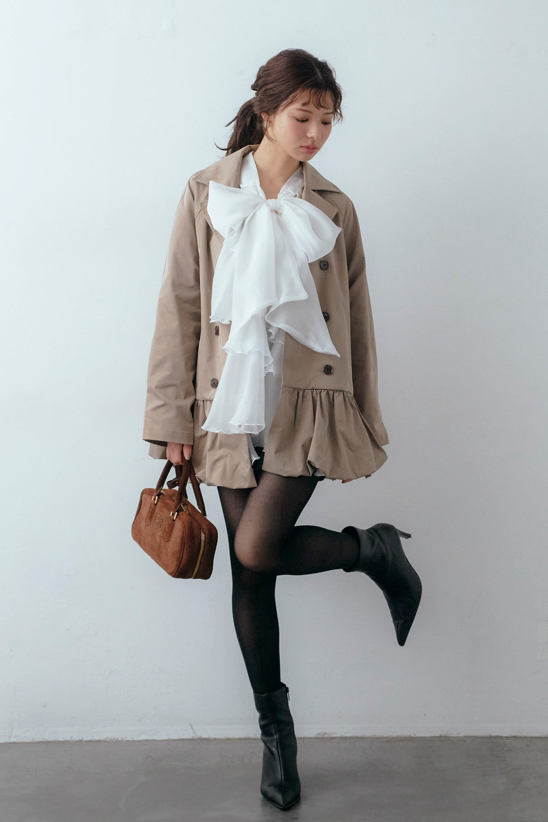 [予約/SET]フロントBIGリボンティアードエアリーチュニック+バルーンヘムミディ丈トレンチコート(2set)