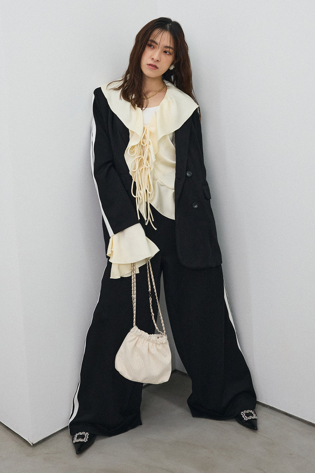 [予約/SET]サテンフリルベルスリーブブラウス+サイドラインマニッシュセットアップ(2set)