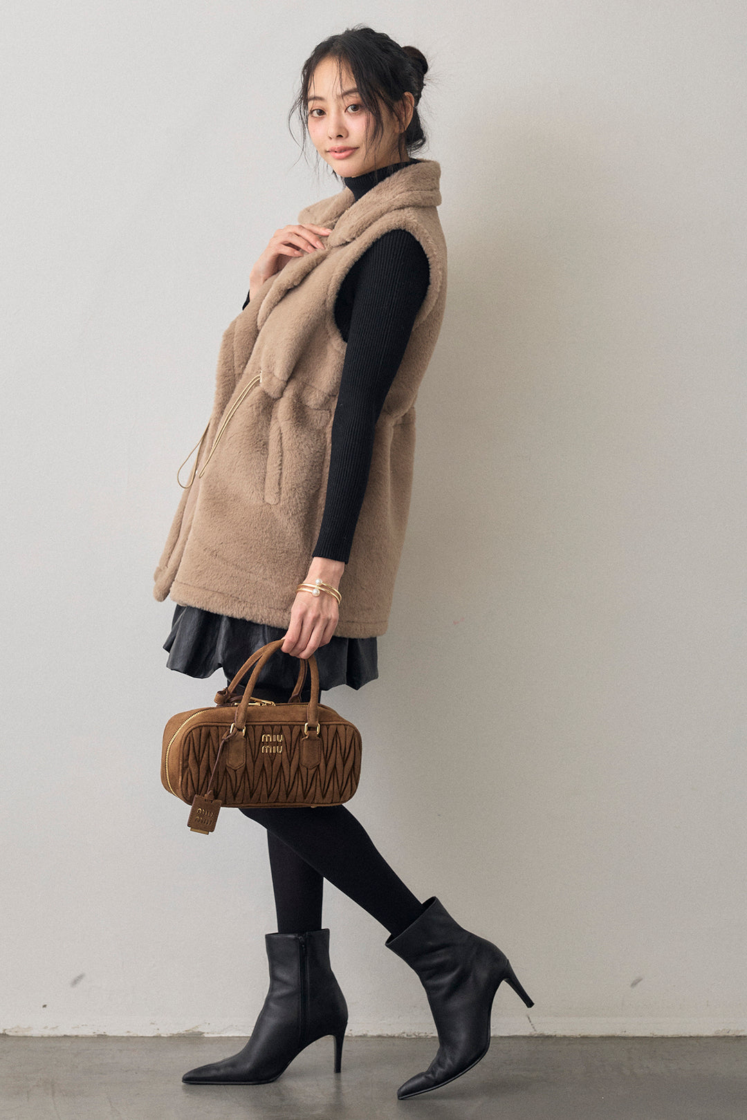 [予約/SET]ベーシックリブタートルニット+テディボアウエストドロストベスト+フェイクレザーティアードバルーンミニスカート(3set)