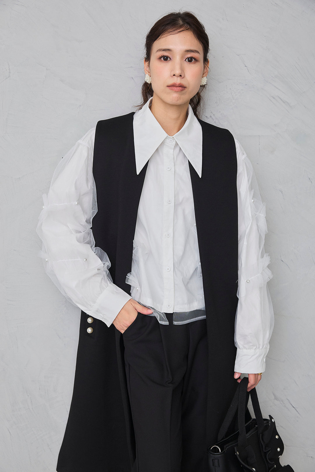 [予約/SET]チュールレイヤードパールシャツ+ポケットパール付きボンディングロングベスト+タックテーパードパンツ(3set)