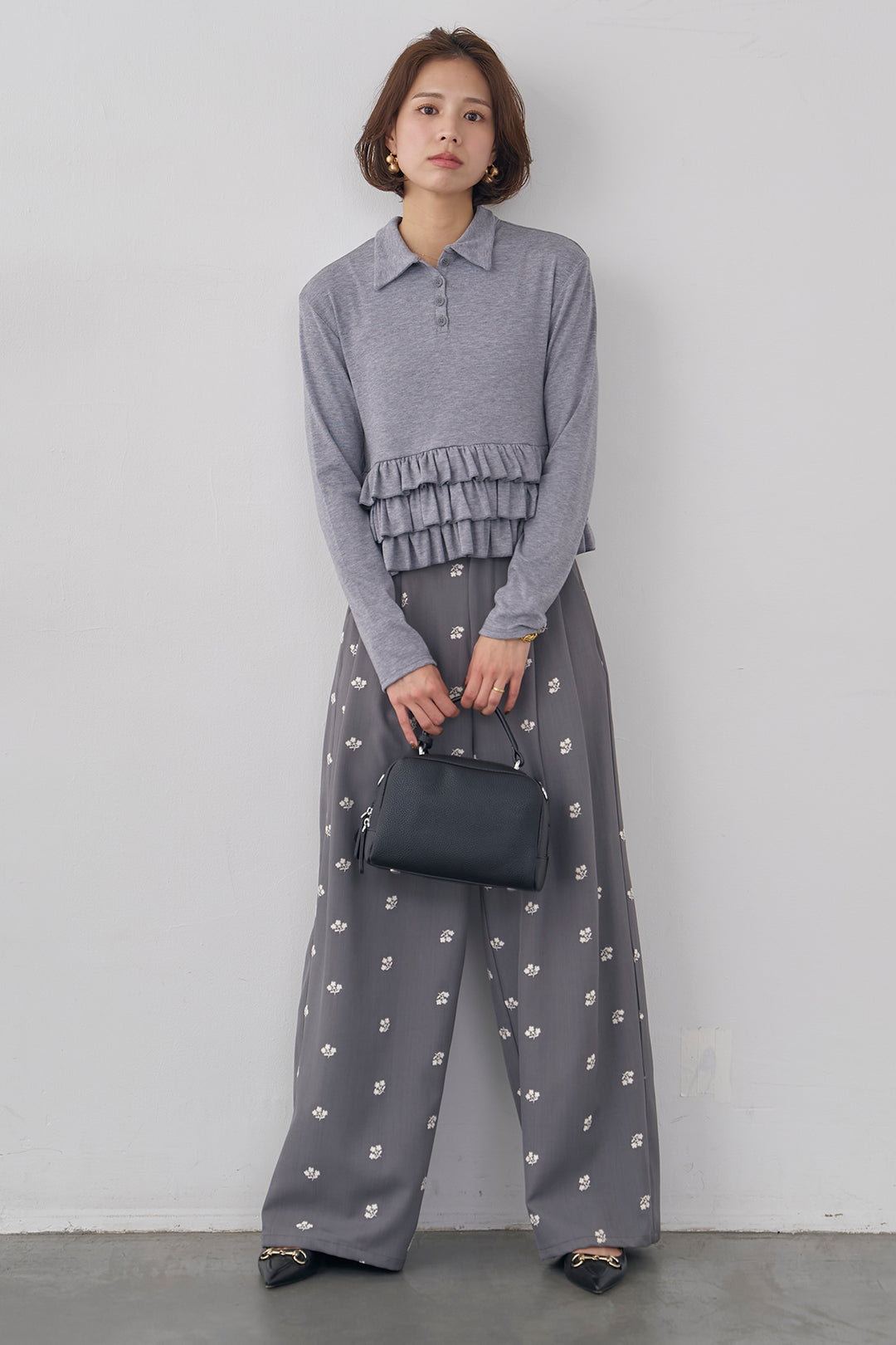 [予約/SET]フリルヘムポロカラープルオーバー+フラワー刺繍ツイルストレートパンツ(2set)
