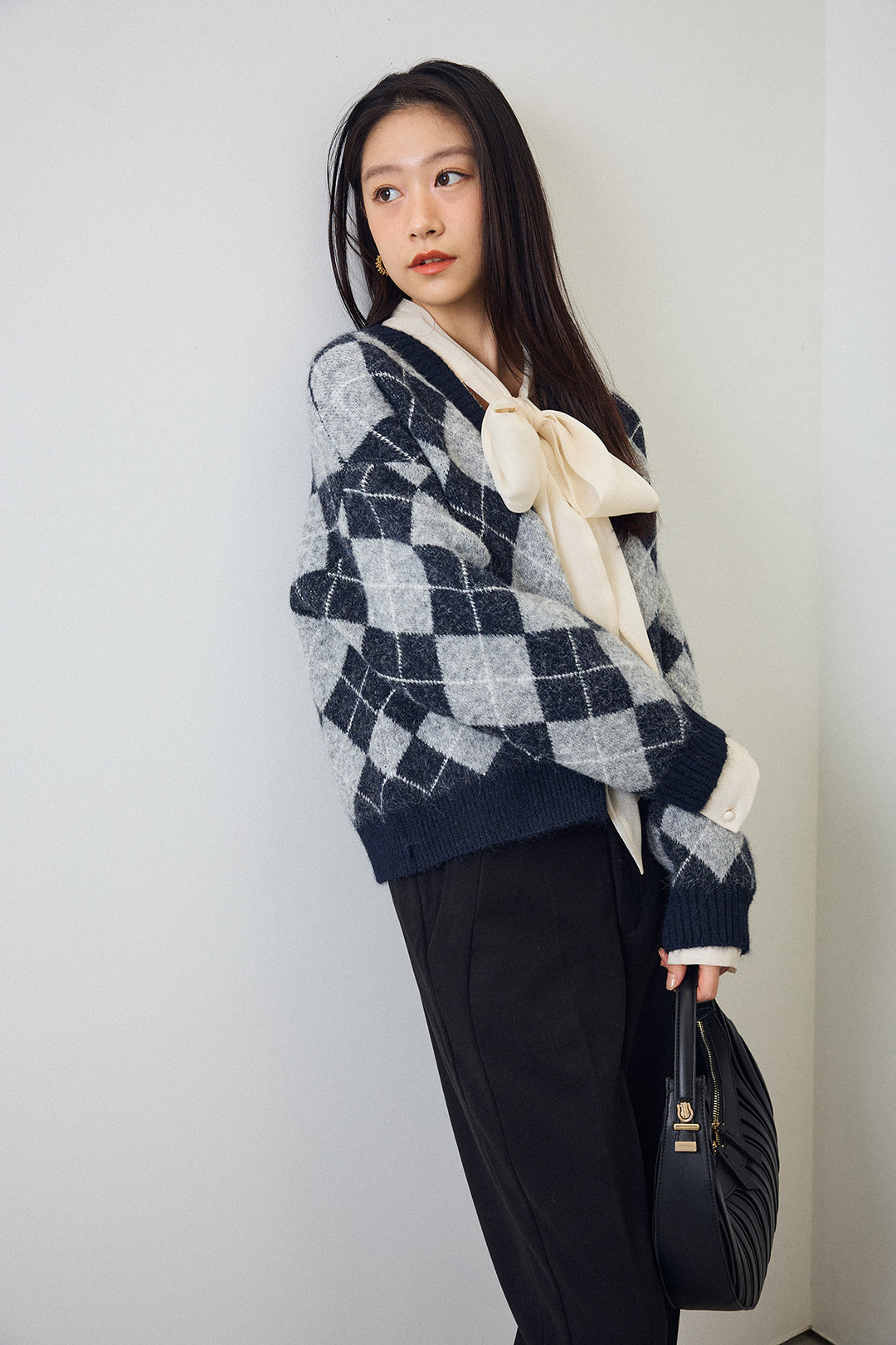 [予約/SET]前後2wayリボンシアーブラウス+アーガイル柄ゴールドボタンニットカーデ(2set)