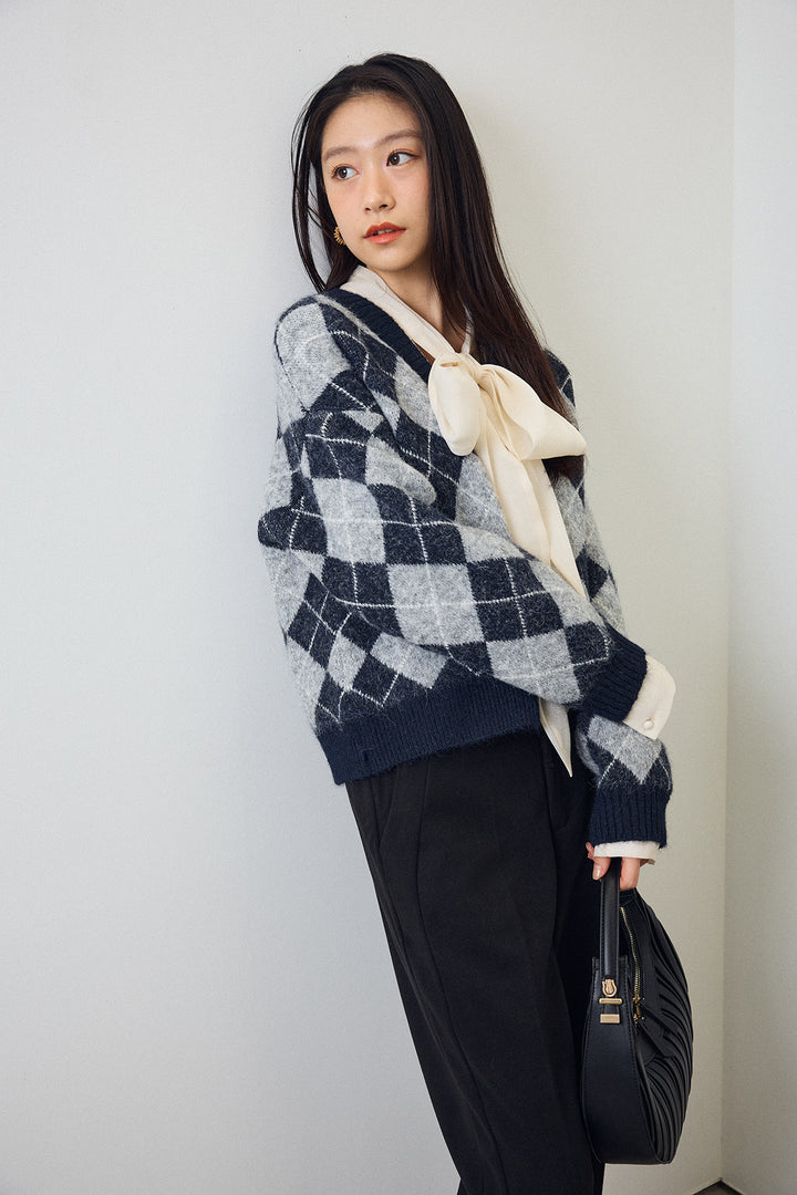 [予約/SET]前後2wayリボンシアーブラウス+アーガイル柄ゴールドボタンニットカーデ(2set)