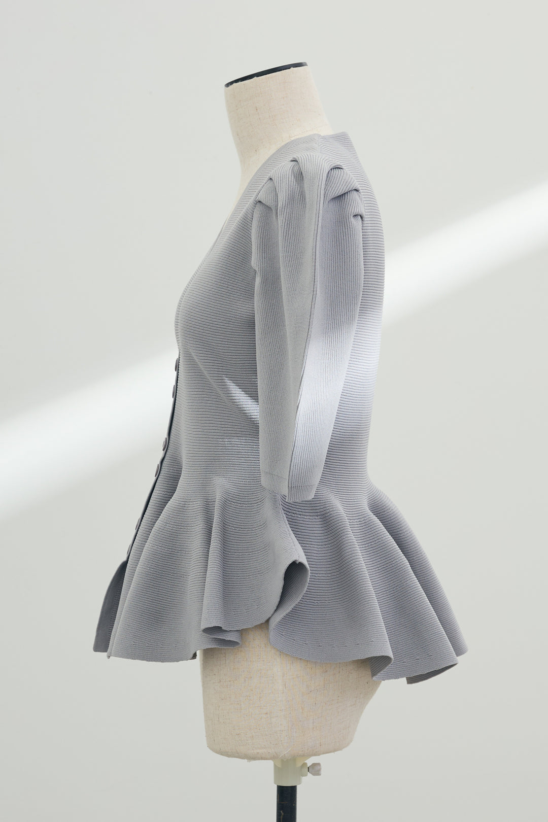 [予約]美ラインペプラムハーフスリーブニット