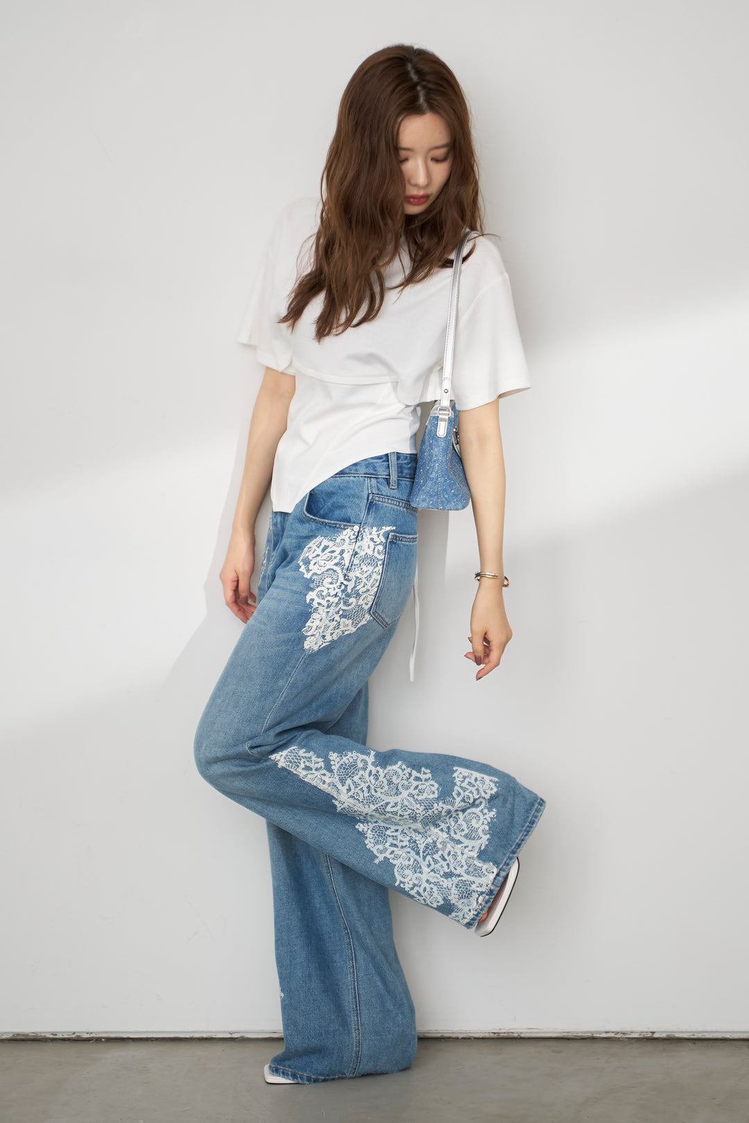 [予約/SET]バックレースアップTシャツ+レースプリントデザインデニムパンツ(2set)