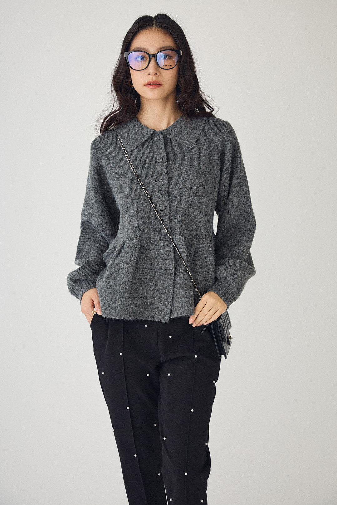 [予約/SET]ポロ襟ペプラムニットプルオーバー+センターシームランダムパールパンツ(2set)