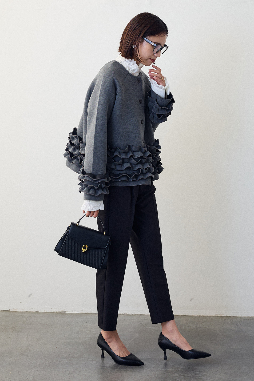 [予約/SET]ローズモチーフフリルカラーシャツ+フリルティアードボンディングクロップドコート+タックテーパードパンツ(3set)