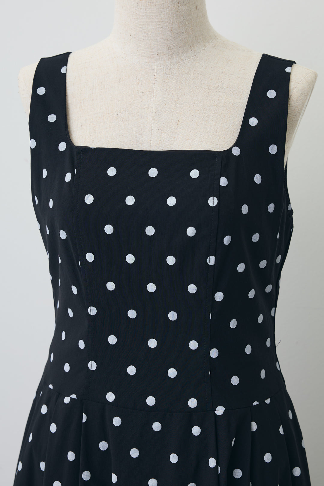 [予約]ドットレトロシルエットワンピース