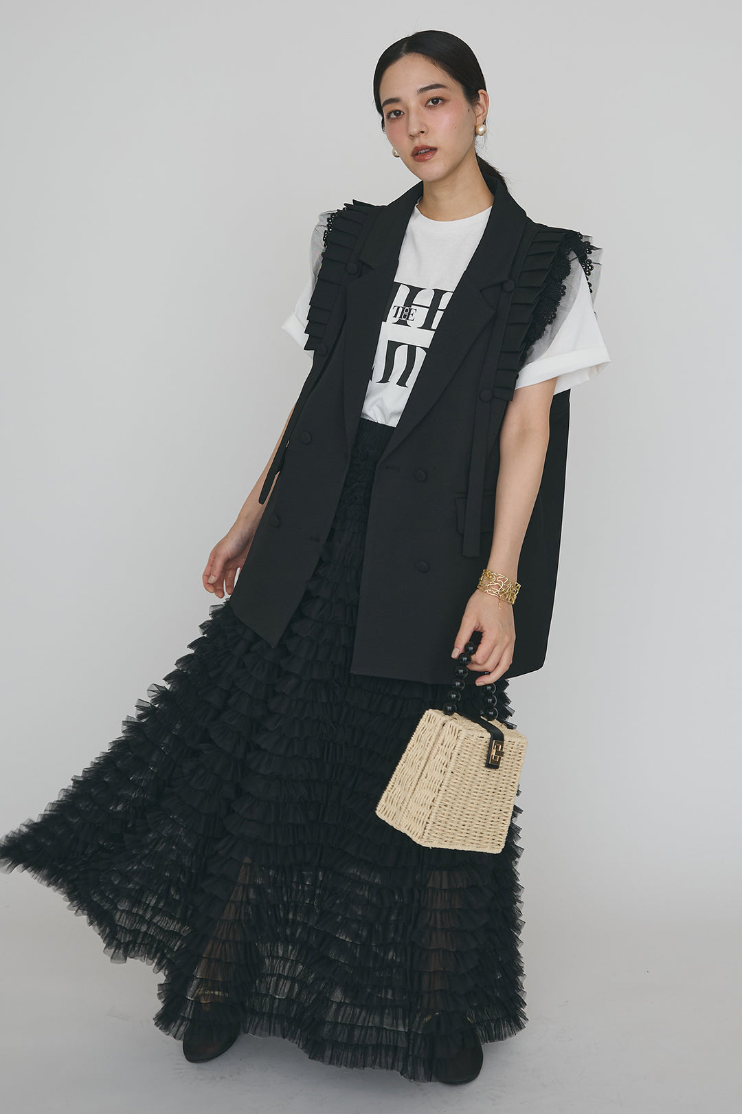 [予約/SET]ThecityロゴTシャツ+フリルショルダーテーラーマニッシュベスト+ホイップチュールティアードスカート(3set)