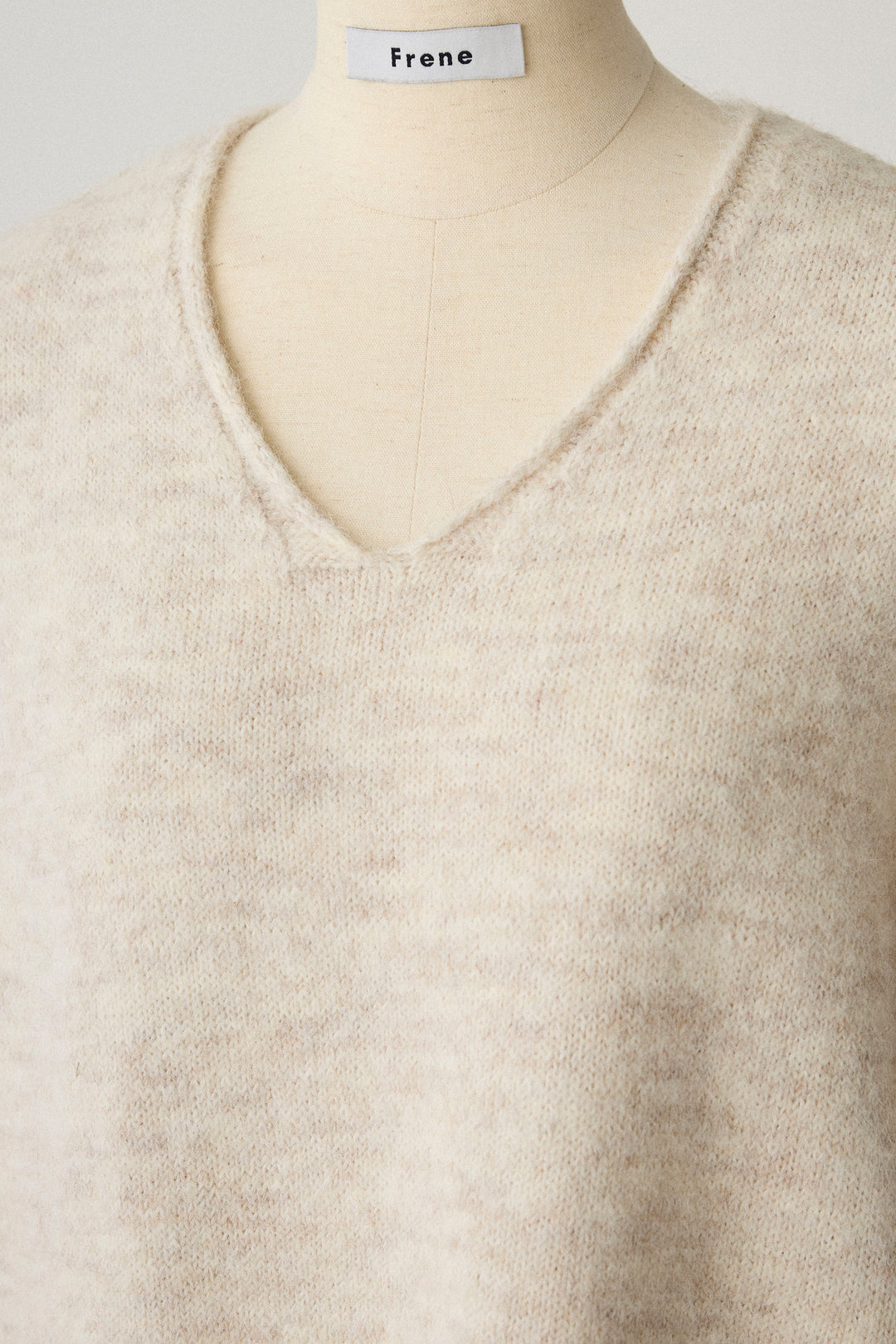 [予約]マフラー付きファーラインデザインニットカーデ