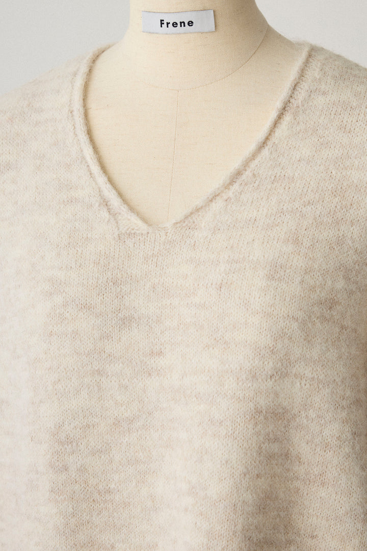 [予約]マフラー付きファーラインデザインニットカーデ