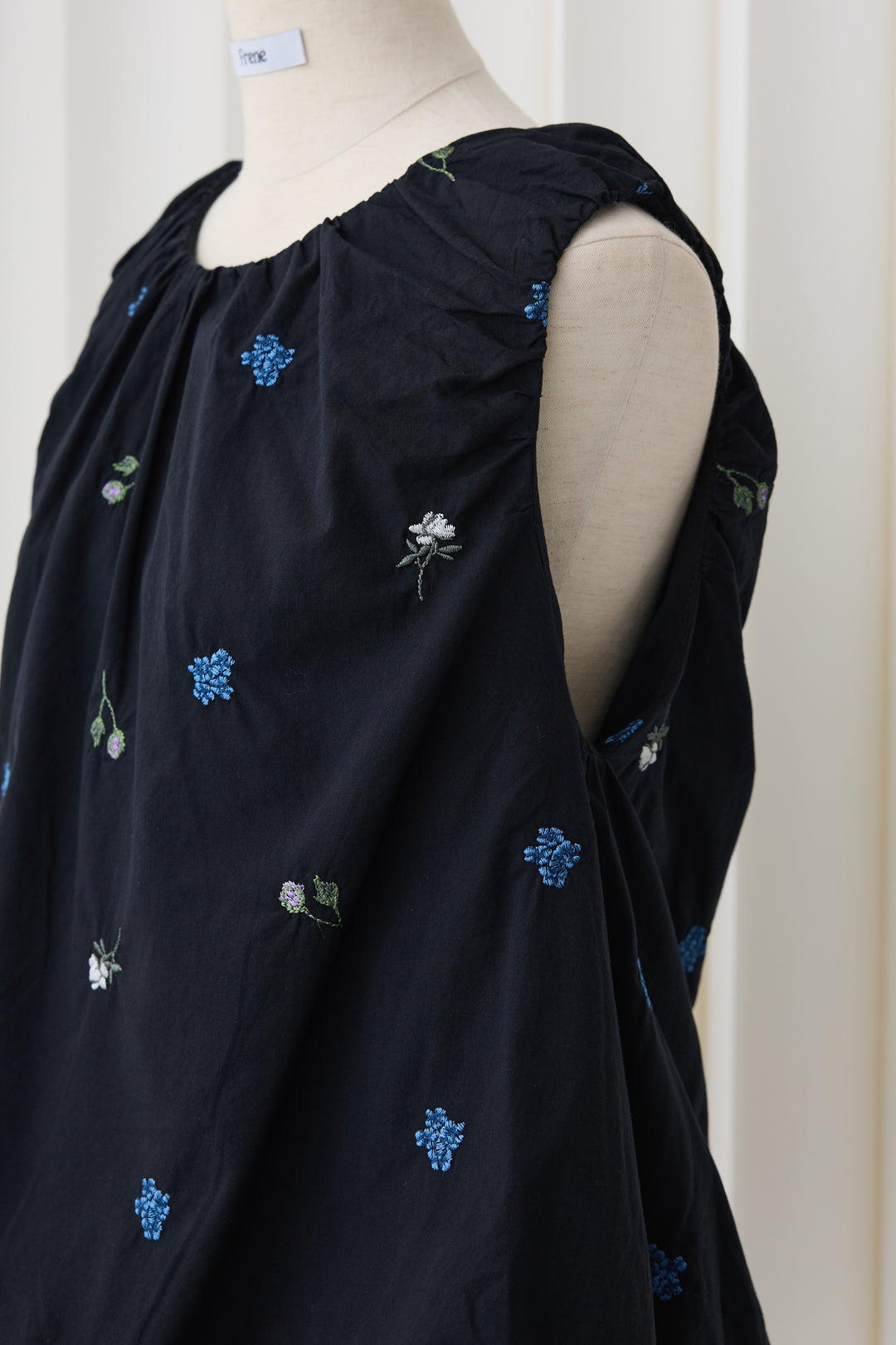 [予約]刺繍ローンバルーンヘムブラウス
