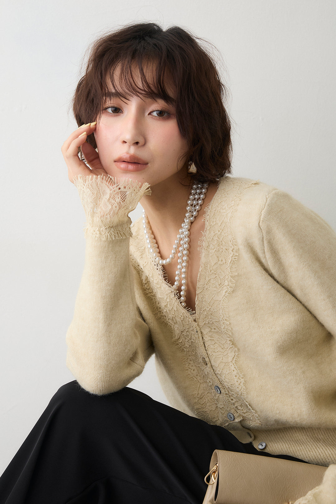 [予約]レースVラインボタンニット