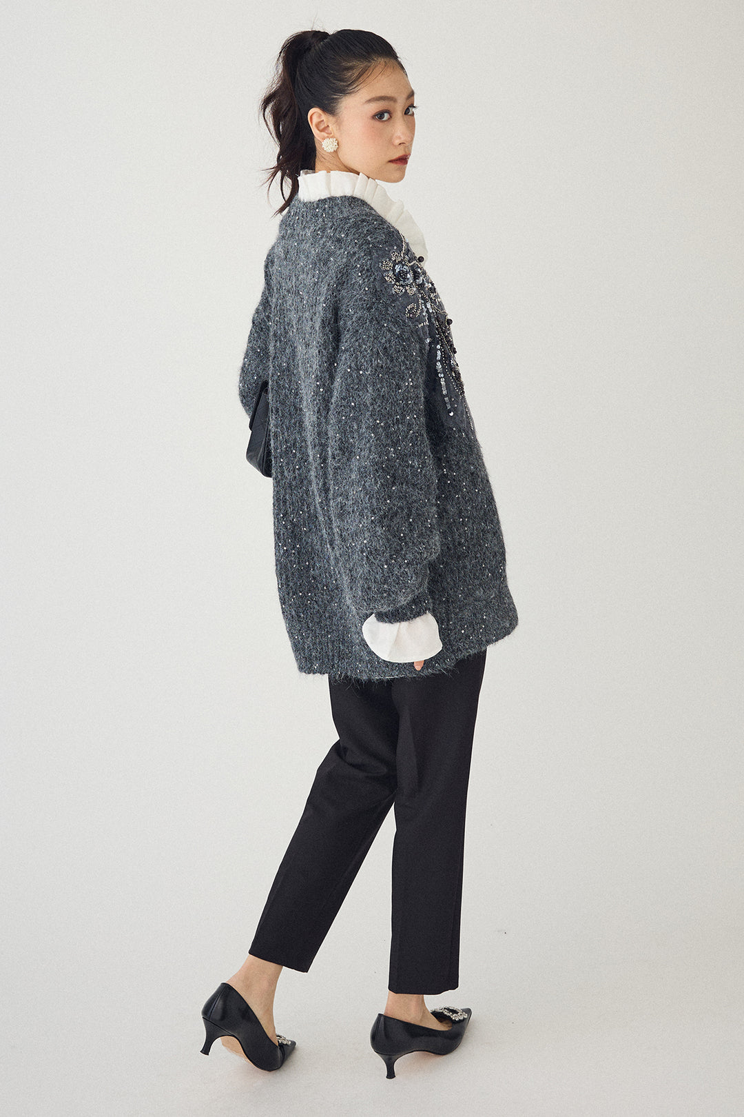 [予約/SET]ダブルプリーツカラーブラウス+ビーズフラワースパンコールシャイニーニットカーデ+タックテーパードパンツ(3set)