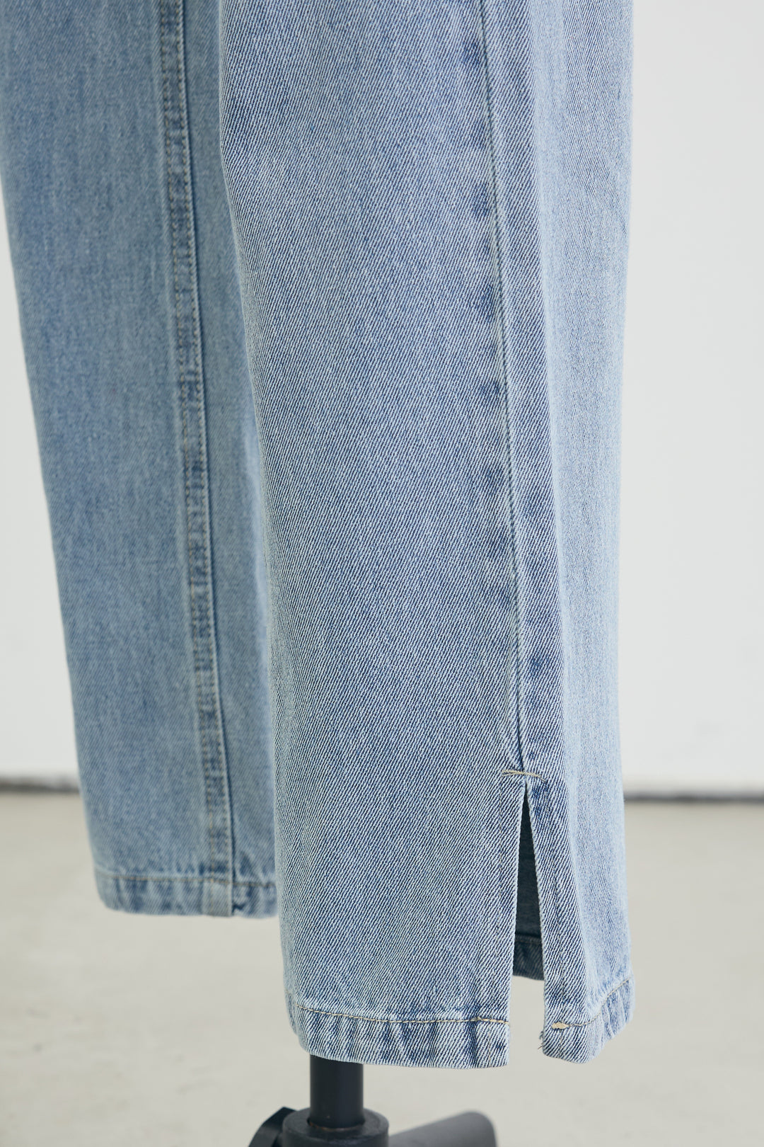 [予約]サイドスリットスリムデニムパンツ