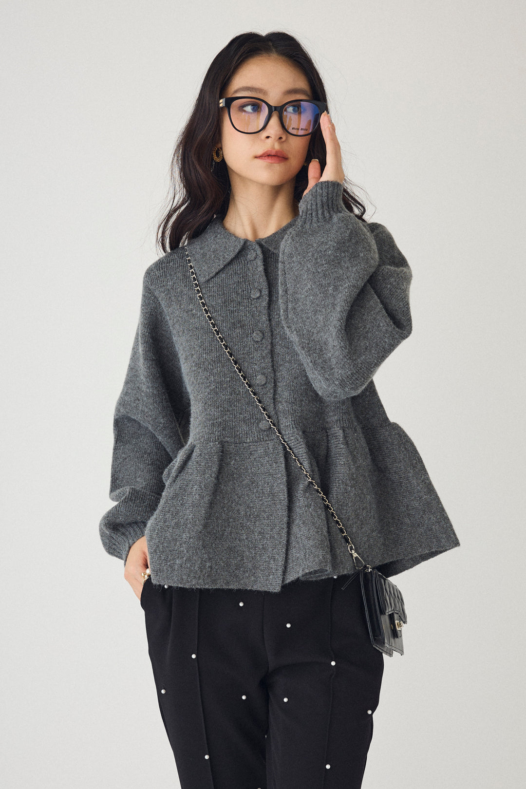 [予約/SET]ポロ襟ペプラムニットプルオーバー+センターシームランダムパールパンツ(2set)