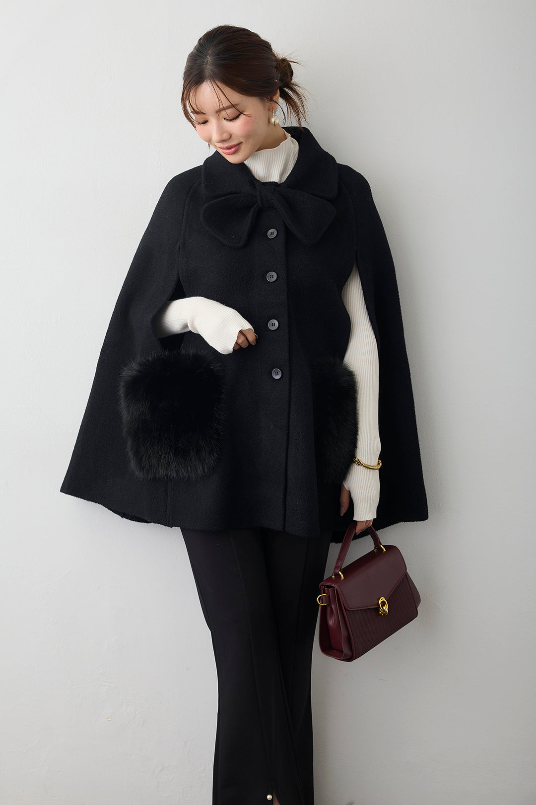 [予約/SET]ベーシックフィンガーホールリブニット+ウールタッチファーポケットポンチョコート(2set)