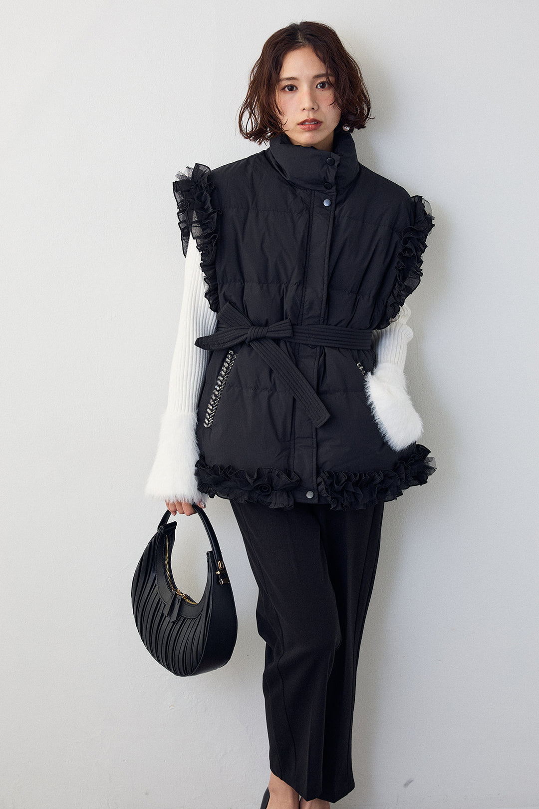 [予約/SET]フェザー切替スリーブフレアニット+フリルチュールスリーブ美ラインベスト+ウォームセンタープレス美ラインテーパードパンツ(3set)